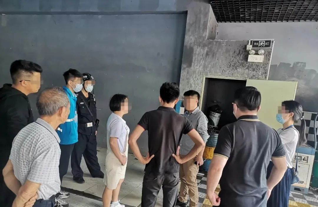 废机油属于危险废物！一汽车公司交给无证经营者处置最少罚60万元！新固废法时代危废仓库建设参考标准！不想被罚赶紧看！